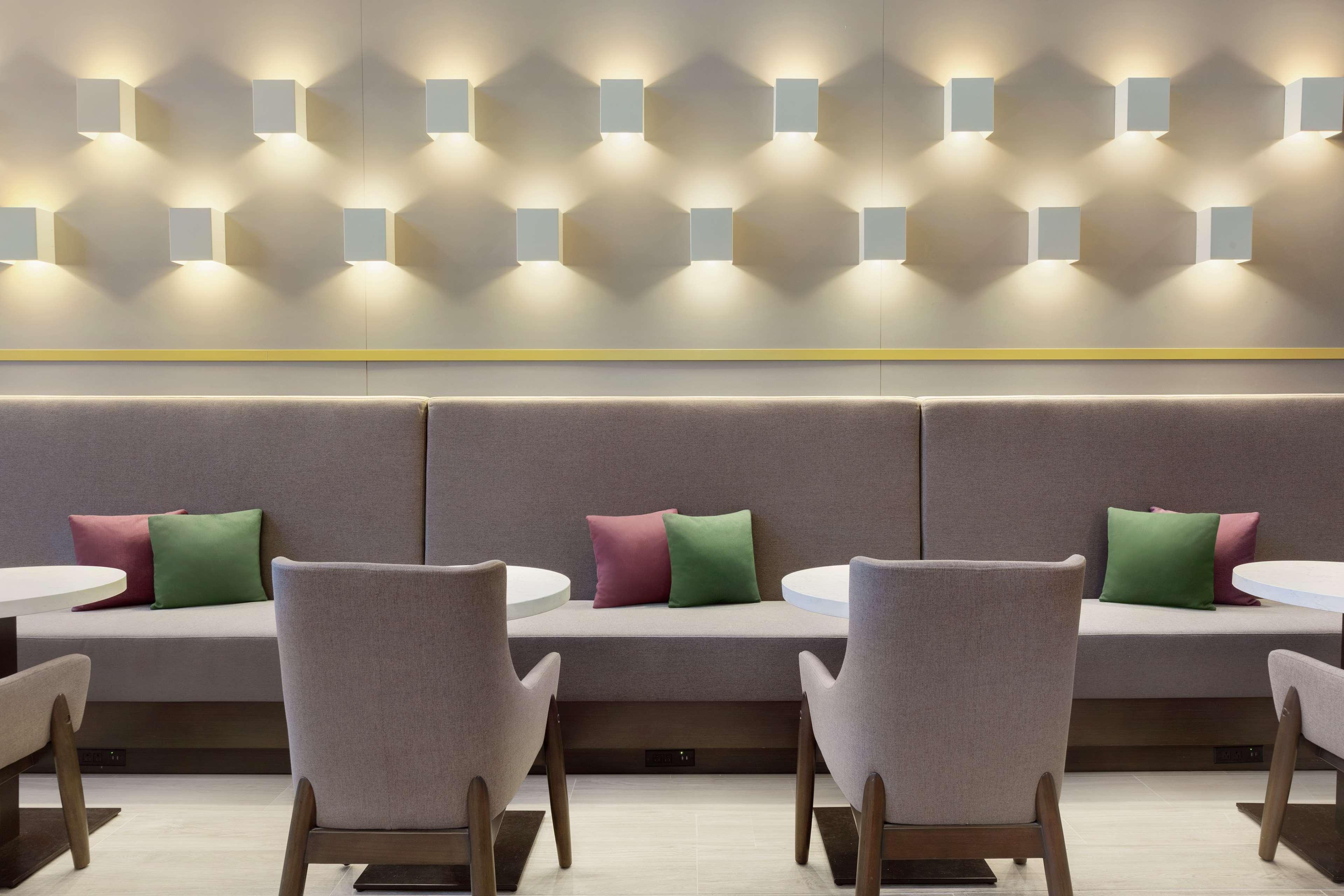 Hotel Hampton & Houston-cypress Station 3*