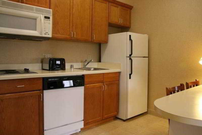 Hotel Hampton & Houston-cypress Station 3*