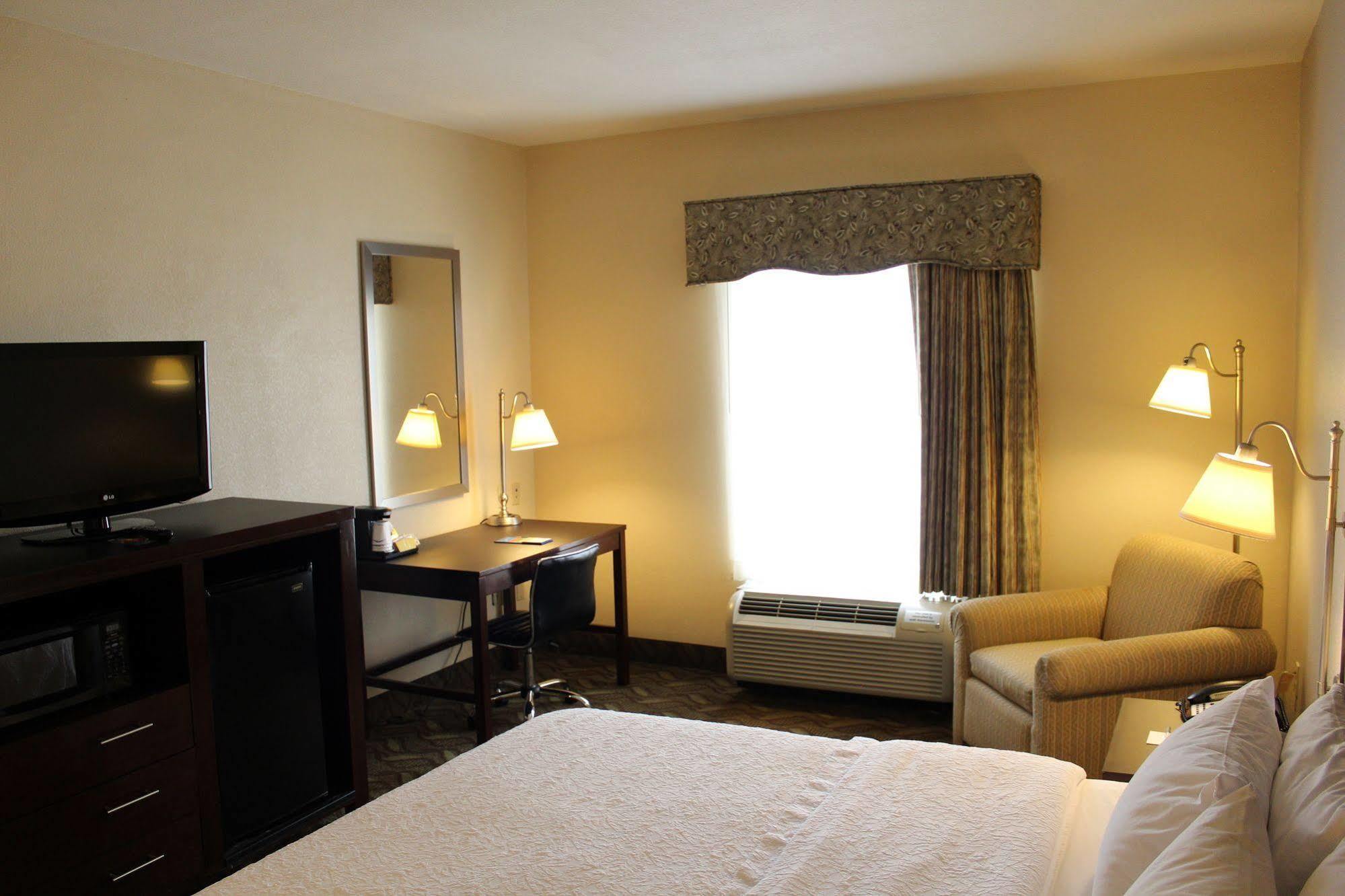 Hampton & Houston-cypress Station Hotel