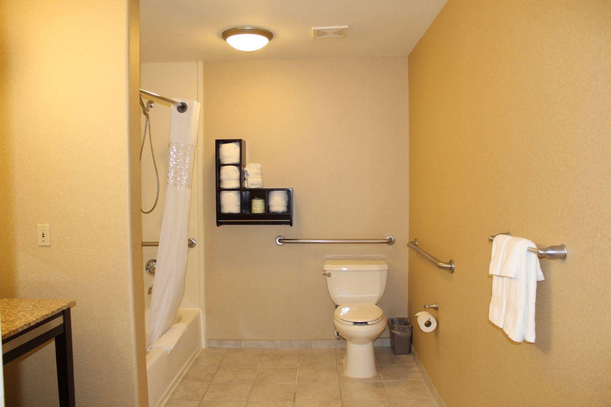 Hampton & Houston-cypress Station Hotel 3*