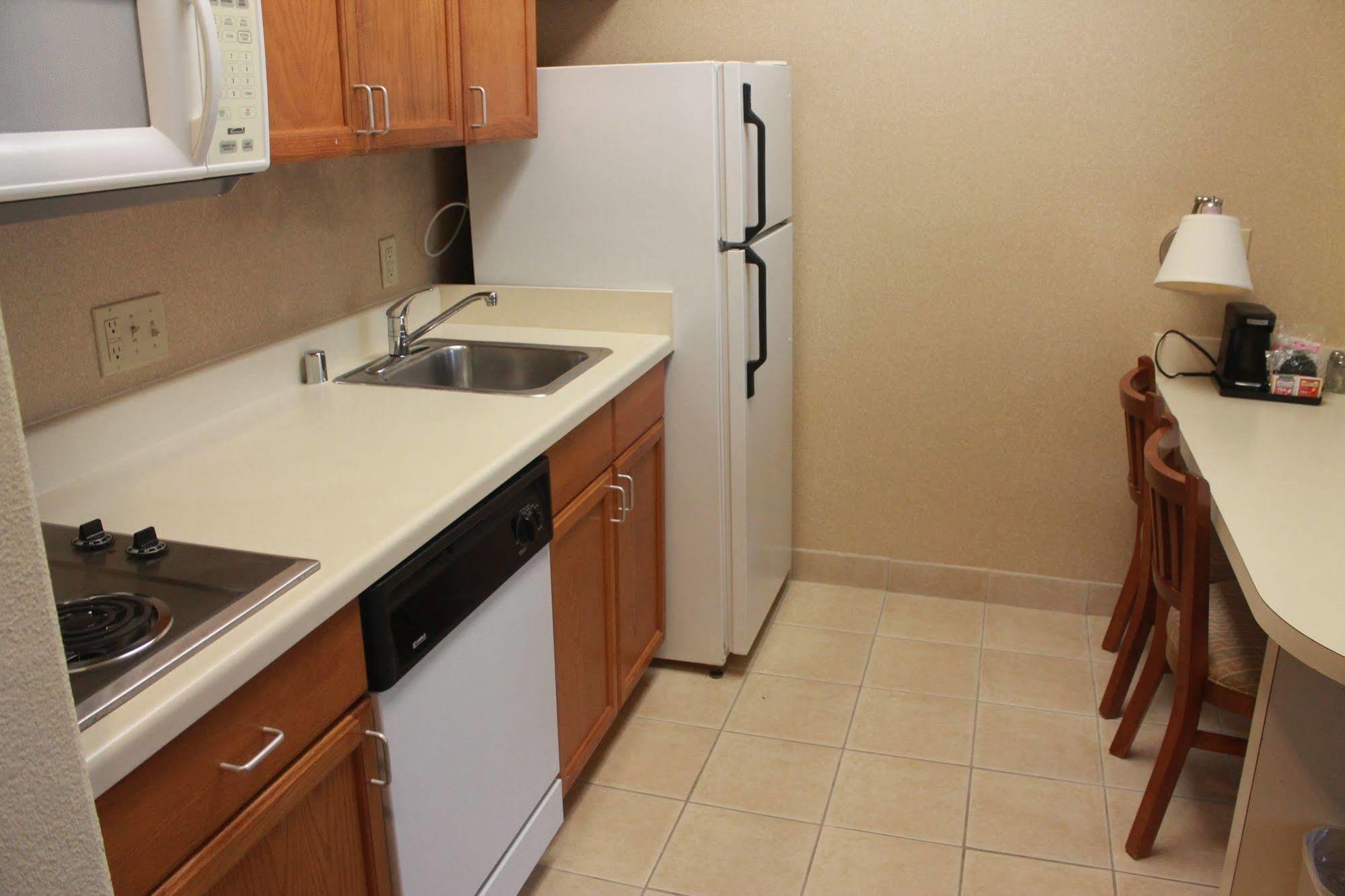 Hotel Hampton & Houston-cypress Station 3*