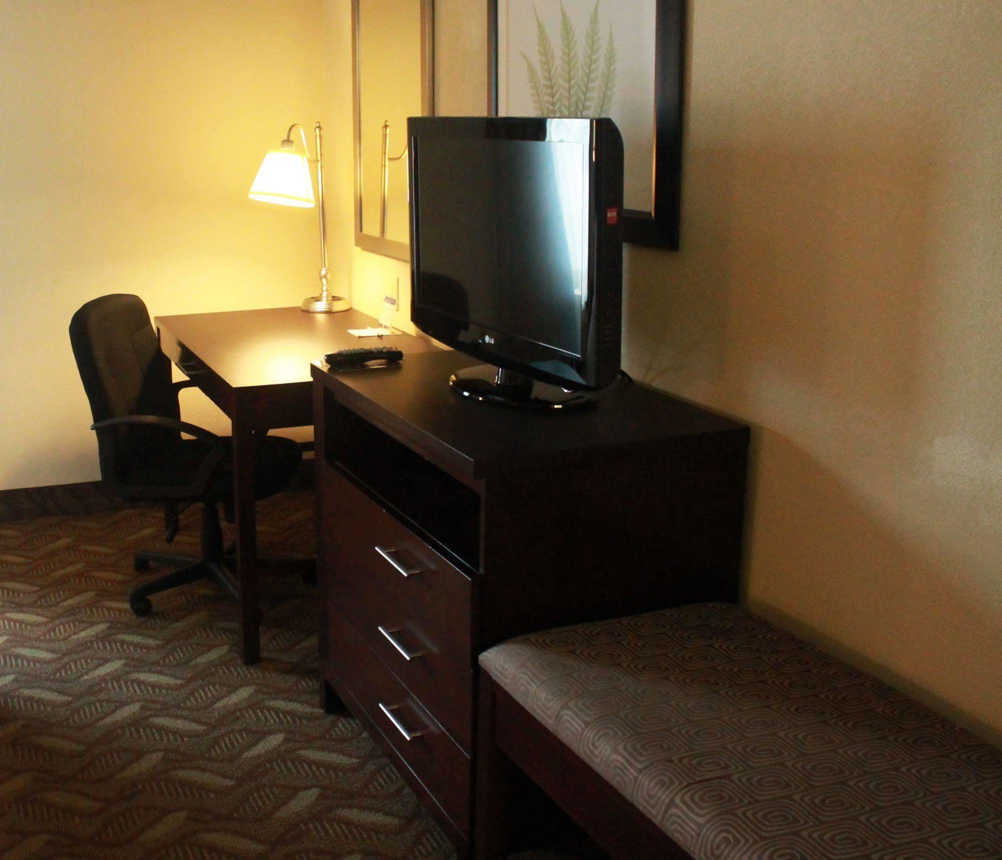 Hotel Hampton & Houston-cypress Station 3*