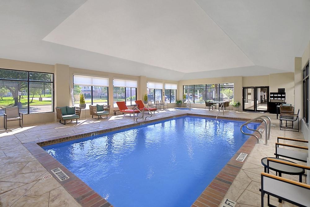 Hotel Hampton & Houston-cypress Station