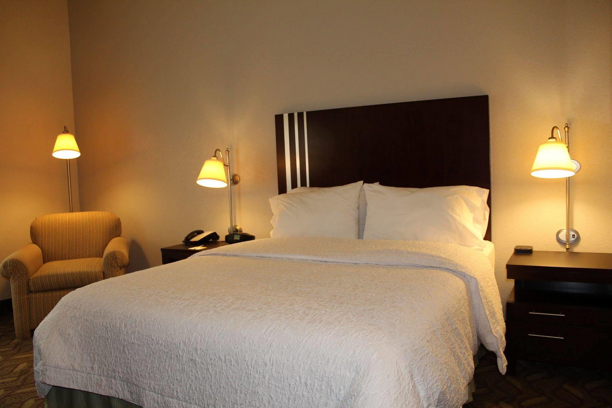 Hampton & Houston-cypress Station Hotel